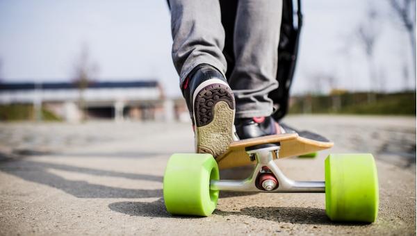 Acrobațiile pe longboard, noua senzație de pe rețelele de socializare (Video)