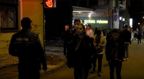 Stradă din Cluj, focar de infecție din cauza petrecerilor organizate în faţa zecilor de localuri