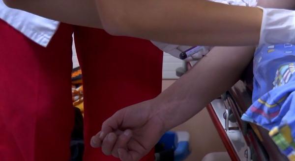 Vaccinul antigripal, insuficient în România. Oamenii sunt puși pe liste de aşteptare, în farmacii