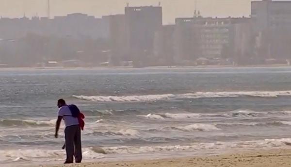 Baia în mare, terapie de octombrie. Turiştii se pot bucura de un weekend cu vreme bună pe litoral