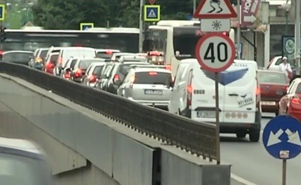Catalizatorul a devenit ţinta preferată a hoţilor de maşini. O singură piesă poate valora chiar şi 1.500 de euro