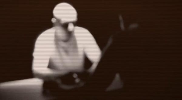 Doi poliţişti au ajuns la spital după ce au fost împuşcaţi cu arma unuia dintre ei