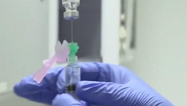 La începutul anului viitor vom vedea primele doze de vaccin anti COVID