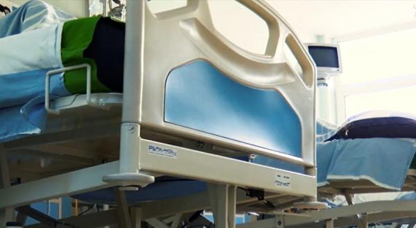 Scene sfâşietoare în spitalele românești, medicii se declară neputincioşi: "Se agață de echipamentul tău. Te roagă să le promiţi că nu îi laşi să moară" VIDEO