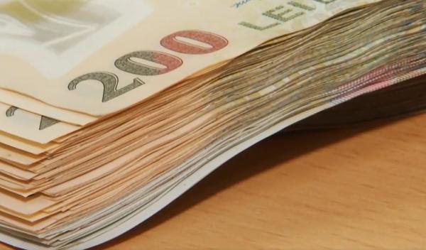 Românii au economisit mai mulţi bani în pandemie decât atunci când era creştere economică