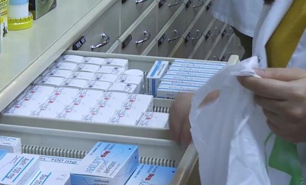 Farmaciile, secate de vitaminele „anti-COVID”. Panica şi dezinformarea, un mix periculos în lupta cu noul coronavirus