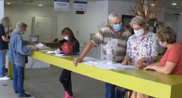 Companiile de petrol şi tutun, cei mai mari contribuabili la bugetul de stat