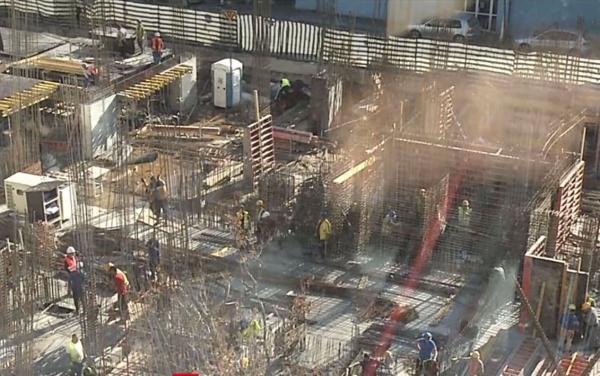 Importăm muncitori chiar și în criză. Deficitul de forță de muncă e același, deși mulți români s-au întors acasă