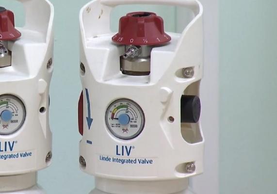 Oxigenul pentru infectaţii cu coronavirus este tot mai puţin, iar numărul persoanelor care ajung la spital este în creştere