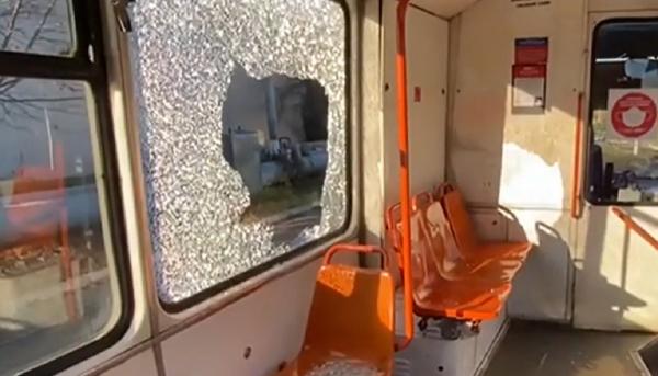 Un bărbat ar fi tras cu arma într-un tramvai care circula pe Șoseaua Viilor, în Capitală