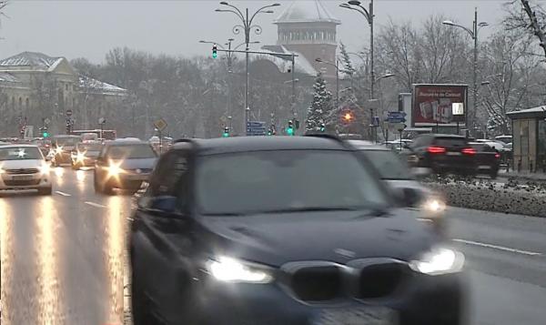 Tarifele practicate de platformele de ridesharing explodează pe vreme rea. Ce presupune ”tariful dinamic”