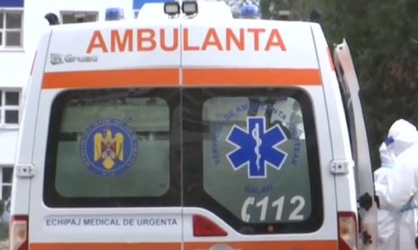 Bătrân cu Alzheimer lăsat să plece din spital, la Galaţi, cu pantalonii pe dos şi în papuci. Opt ore a rătăcit pe străzi, neştiind cum să ajungă acasă