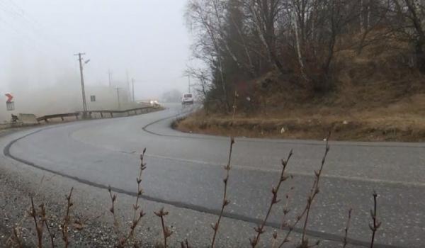 Reabilitarea celui mai important drum turistic, DN73, s-a blocat