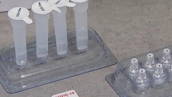 Statul investeşte 20 milioane de euro în teste rapide pentru triaj, dar medicii mizează tot pe testele PCR