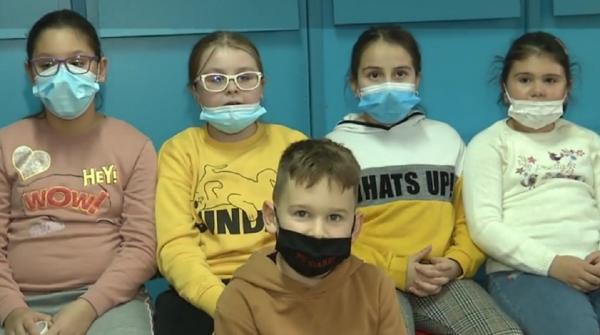 Ajutoarele Moșului, la copiii nevoiași de la Centrul Social Educaţional Săftica