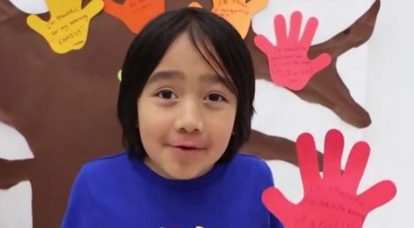 Un puşti de 9 ani, cel mai bine plătit star de pe YouTube. A câştigat o sumă uriaşă în 2020