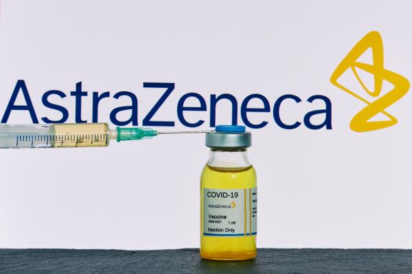 Vaccinul Oxford-AstraZeneca a fost aprobat în Marea Britanie. E mai ieftin și mai ușor de transportat