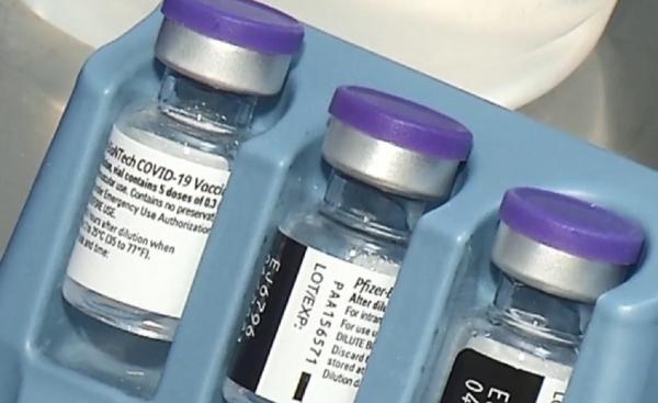 Presupuse vaccinuri împotriva coronavirusului, pe piaţa neagră. Specialiştii îi îndeamnă pe oameni să nu cadă în capcană