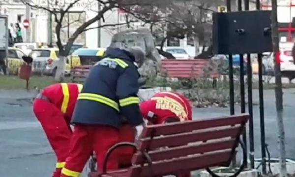 O femeie din Alexandria a fost înjunghiată în plină stradă. Atacatorul este chiar soţul de care se separase recent