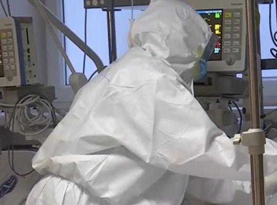 Șase medicii români, autorii unui studiu COVID-19 recunoscut la nivel internațional