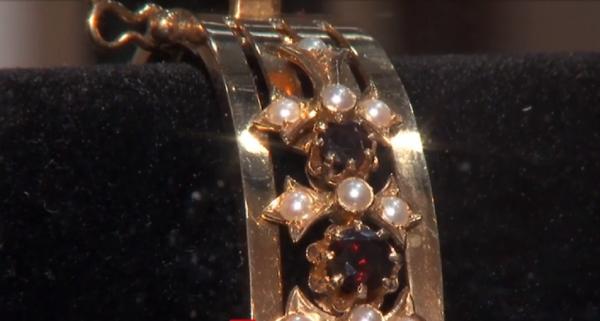 Cumpărături de lux în anul pandemiei. Românii au dat mii de euro pe bijuterii, tablouri şi vinuri scumpe