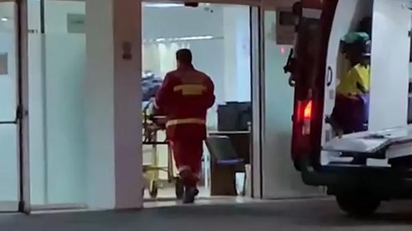 Un copil de 12 ani a fost lovit în repetate rânduri de către un necunoscut, într-un parc din Brăila