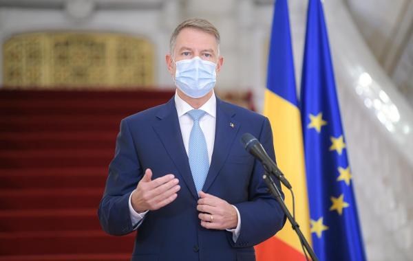 Preşedintele Iohannis, după vizita la centrul de vaccinare de la Romexpo: Multă lume doreşte să se vaccineze, o schimbare pe care o salut în mod explicit