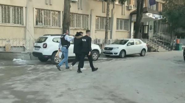 Bărbat din Vrancea, prins când voia să fugă din ţară după ce a înjunghiat doi tineri