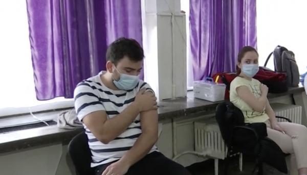 Tinerii din centrele sociale, vaccinaţi cu prioritate:  Toţi sunt deschişi şi dornici să se întoarcă la viaţa dinainte de Covid