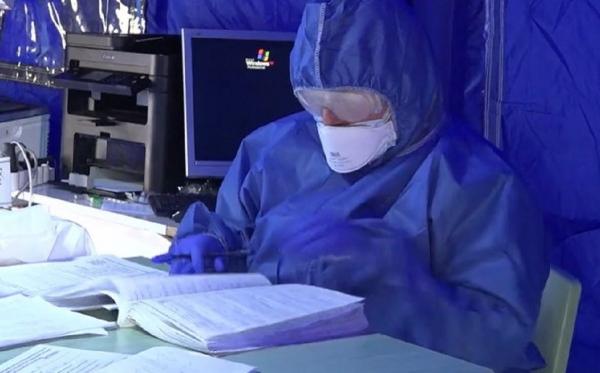 Mai sunt câteva ore până la relaxarea restricţiilor în Bucureşti, iar noua mutaţie Covid a fost descoperită la o şcoală din sectorul 2