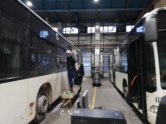 Ce vrea să facă Nicuşor Dan cu banii obţinuţi din reclamele de pe autobuze, după ce va renunța la inscripțiile de până acum