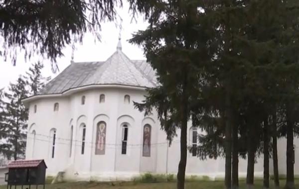 O întreagă comunitate din Botoşani, infectată cu coronavirus, după ce localnicii au mers la biserică: "Minciuni, un pic de gripă"