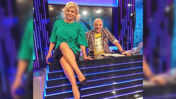 Paula Chirilă s-a alăturat echipei Xtra Night Show. Actrița acceptă provocarea unui talk-show