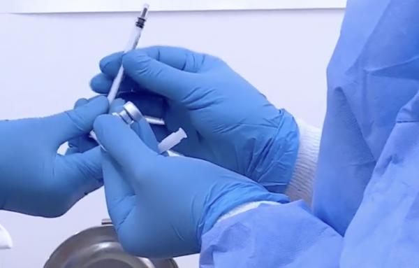 Un singur medic amendat în cazul persoanelor vaccinate împotriva coronavirusului fără programare