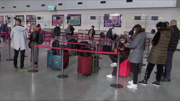 Aproape 200 de români care au plătit o vacanță în Zanzibar şi-au petrecut prima zi de concediu pe aeroport