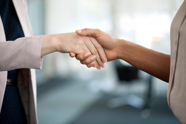 Piaţa locurilor de muncă dă semne de revenire, antreprenorii reiau angajările