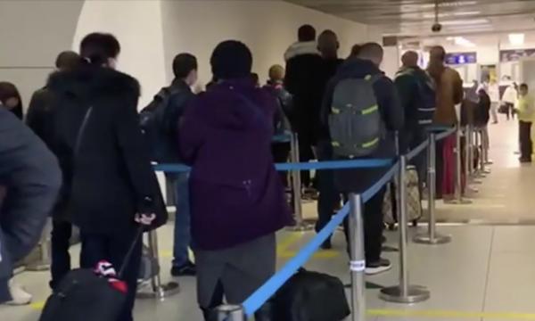 Cozi mari și aglomerație la Aeroportul Otopeni, din cauza problemelor birocratice