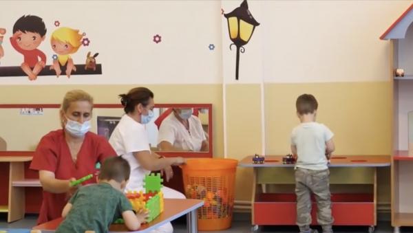 Bani pentru grădiniță sau creșă de la angajator. În ce condiții pot primi părinții până la 1.500 de lei lunar