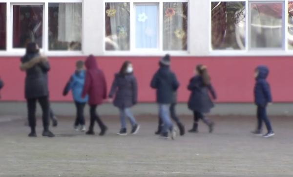 Cabinetele medicilor de familie, luate cu asalt din cauza numeroaselor adeverinţe medicale solicitate pentru reîntoarcerea elevilor în bănci