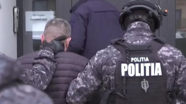 Ucisă de fostul iubit, cu ordin de protecție în mână. Agresorul a fost reținut pentru 24 de ore. Un copil va creşte de acum fără mamă