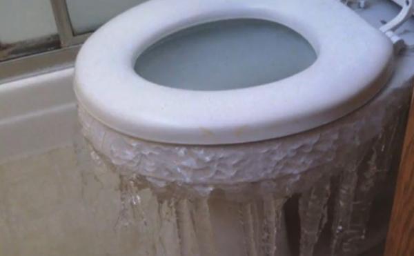 Locuitorii din Texas, lăsați în frig și întuneric. Ninsorile au adus cele mai scăzute temperaturi din ultimii 100 de ani