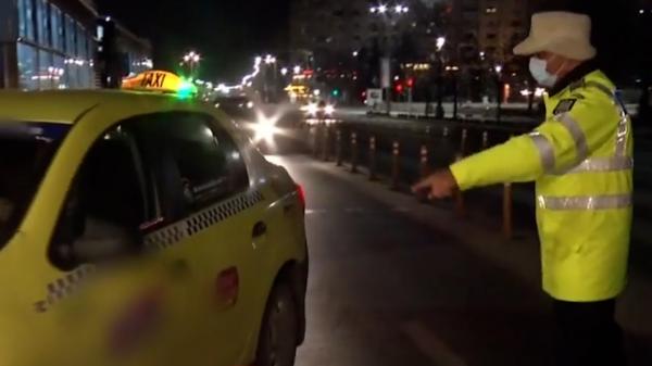 Noapte păguboasă pentru taximetriştii din Capitală. Neregulile descoperite de polițiști, în trafic