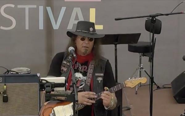 Liderul şi fondatorul trupei Cargo, internat în stare gravă la spital. Adi Bărar a fost confirmat cu COVID-19