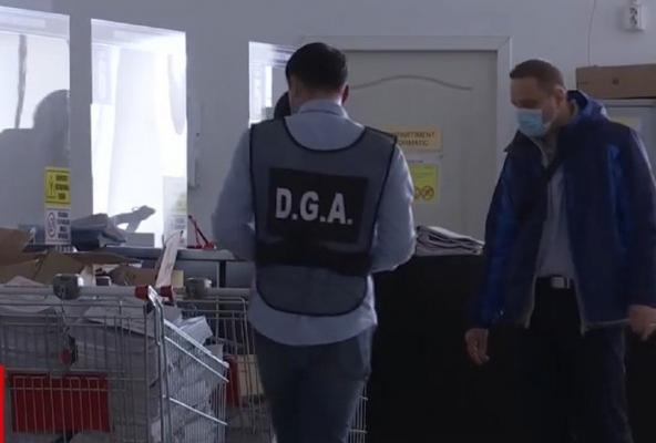 Şeful SIPI Suceava în loc să-i oprească pe poliţiştii şpăgari, şi-ar fi cerut şi el partea