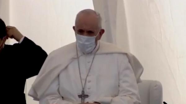 Papa Francisc şi clericul șiit Ali al-Sistani au discutat, în cadrul unei întâlniri istorice. Papa s-a descălţat înainte de a intra în cameră