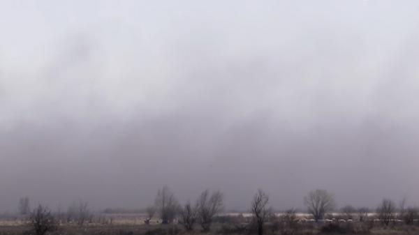 Coşmarul celor care trăiesc în vecinătatea depozitului de cenuşă al termocentralei de lângă Craiova: ''Nu se poate respira. Nu putem să spălăm haine. Le face negre''