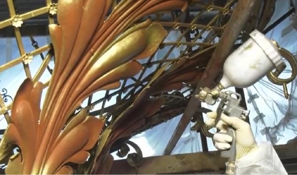 Sediul Primăriei Oradea, ornat cu foiţe de aur pentru a deveni obiectiv turistic