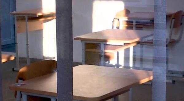 Copil bătut în timpul orelor de tatăl unei colege. Băiatul este traumatizat şi refuză să mai vină la şcoală