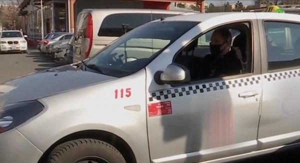 Un taximetrist din Cluj a salvat o femeie care prezenta simptomele unui infarct. Eroul a dus-o la spital în timp record