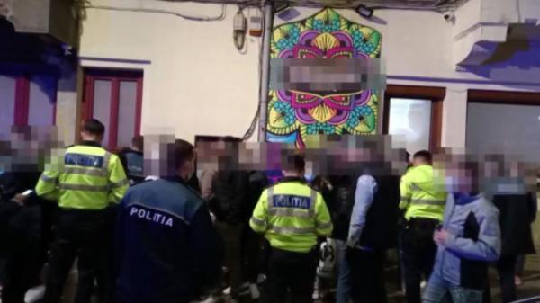 Dornici de distracţie, oamenilor aproape că nu le mai pasă de amenzi. Unii închiriază vile şi organizează petreceri secrete